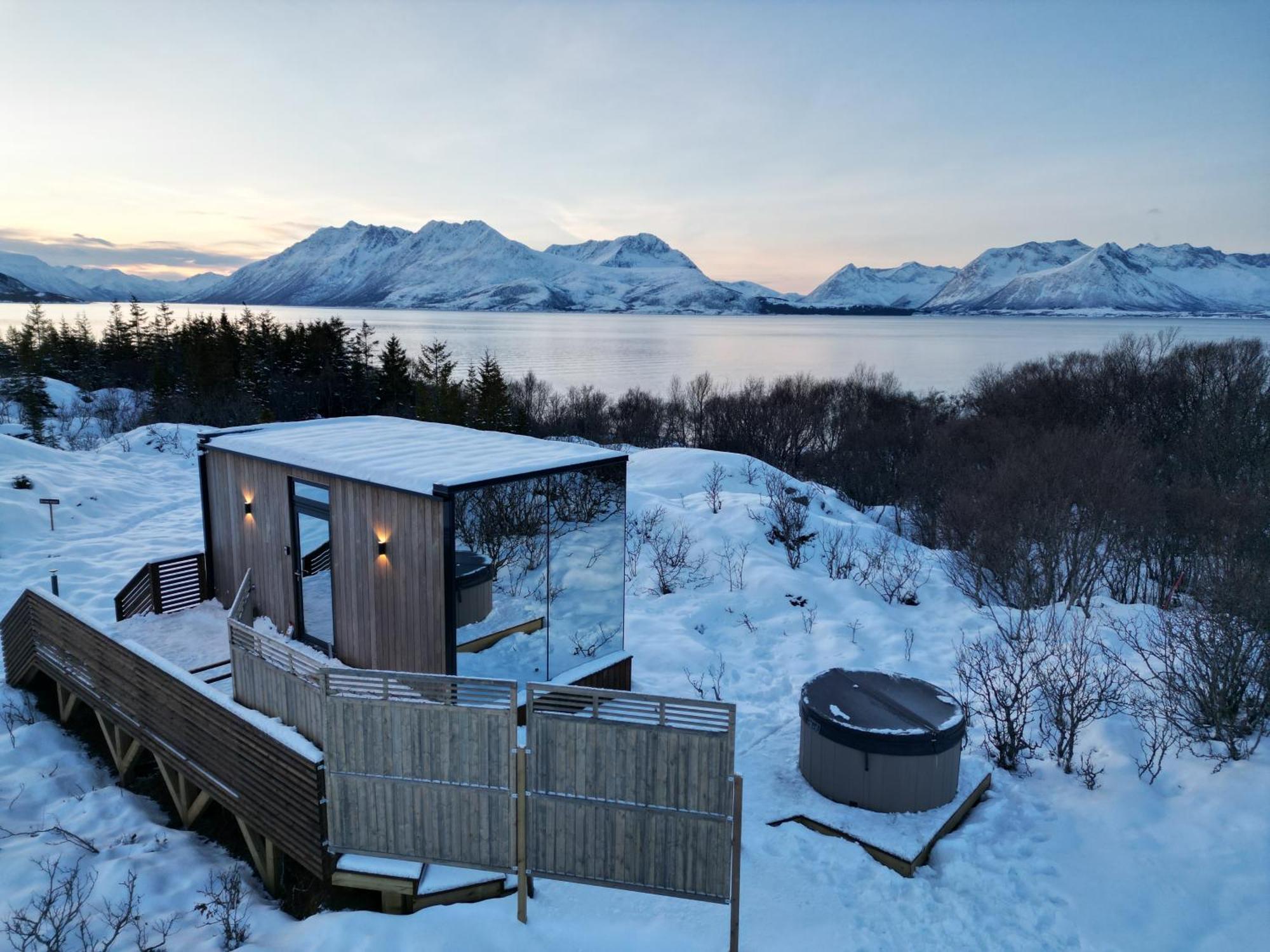 Wonderinn Arctic Utstrand Zewnętrze zdjęcie